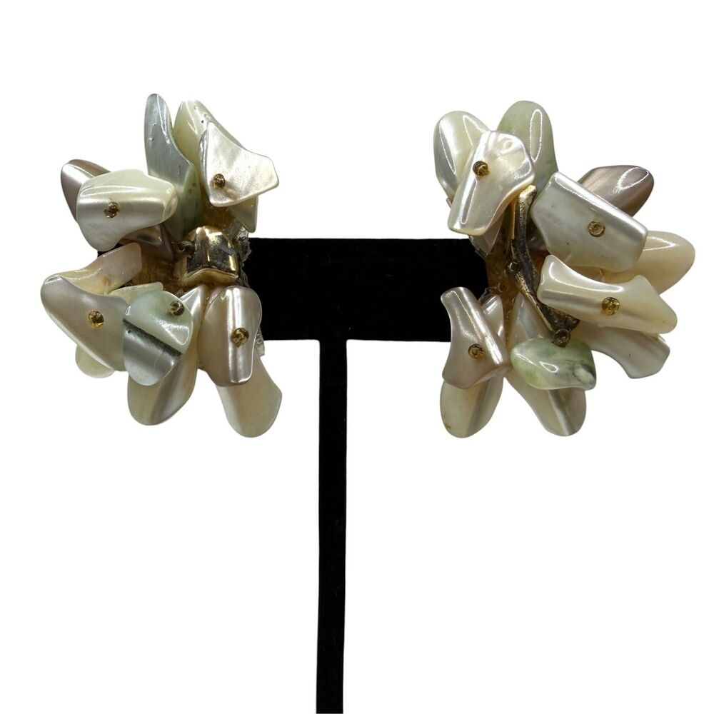 VTG Mother of Pearl Iridescent Chip Shell Cluster Earrings Mid-Century Clipon 2"